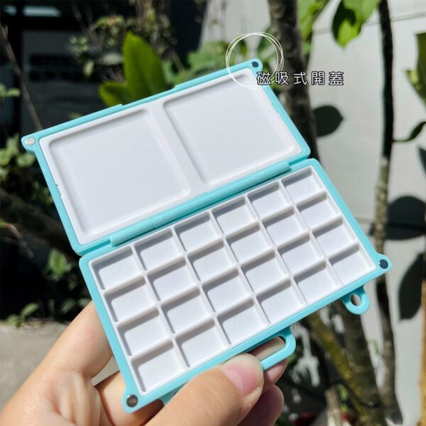 Mini Portable Paint Box Travel Plastic 24 Wells