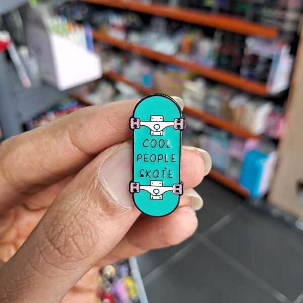 Enamel Brooch Pins Cool People Skate (DSG-53)