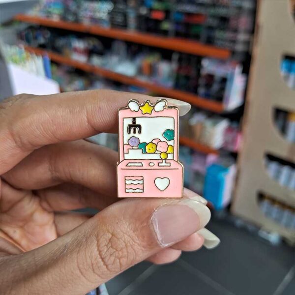 Enamel Brooch Pins Claw Machine (DSG-64)