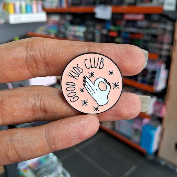Enamel Brooch Pins Good Kids Club (DSG-67)