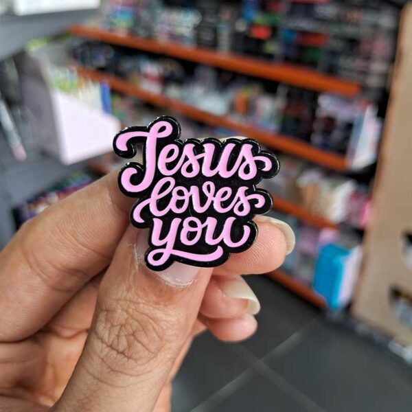 Enamel Brooch Pins Jesus Loves You (DSG-30)
